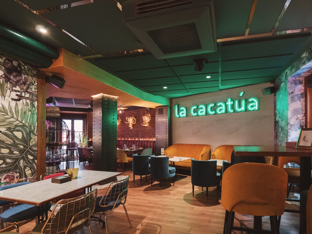 LA CACATÚA